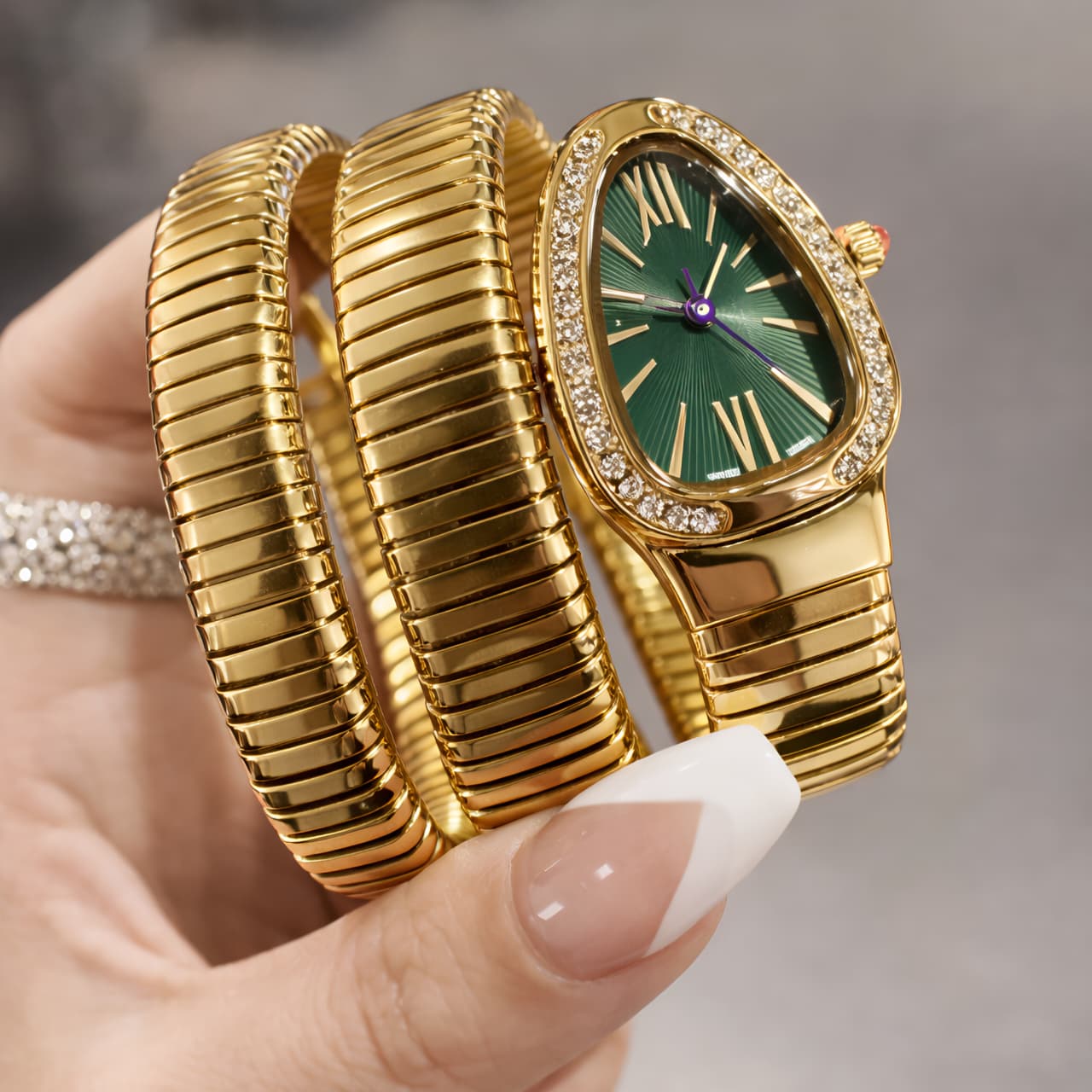 Luxury Gold Snake Bracelet Watch for Women