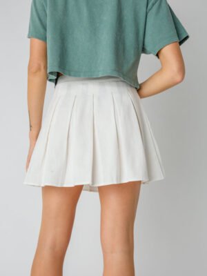 white-pleated-mini-skirt-2.jpg